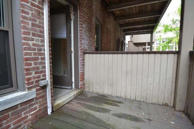 Building Photo - 67 St Germain St