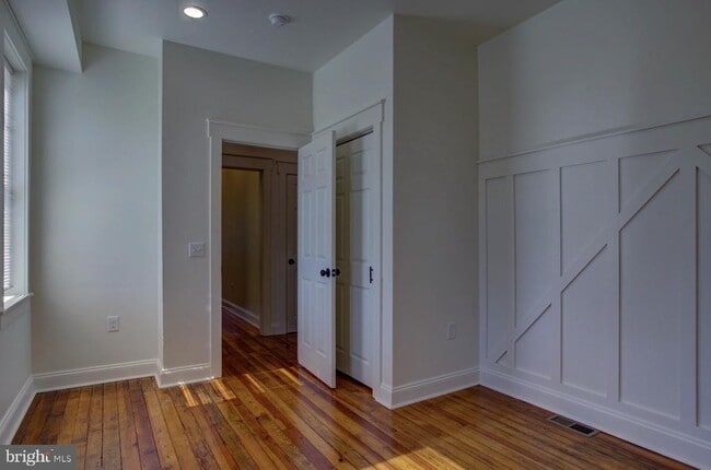 Building Photo - 537 N Plum St