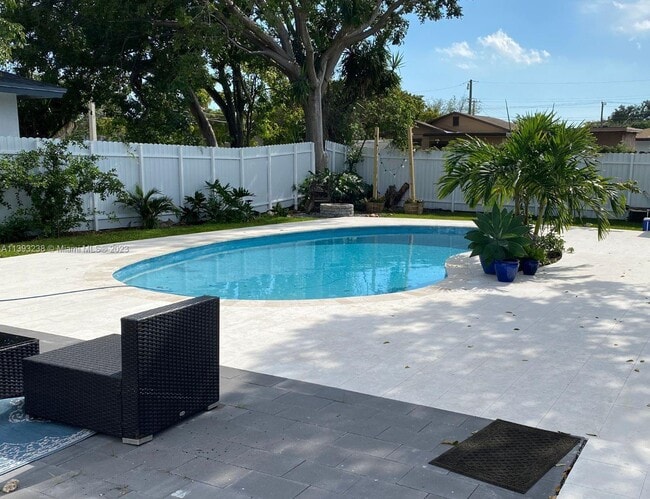 Building Photo - 2120 NW 66th St