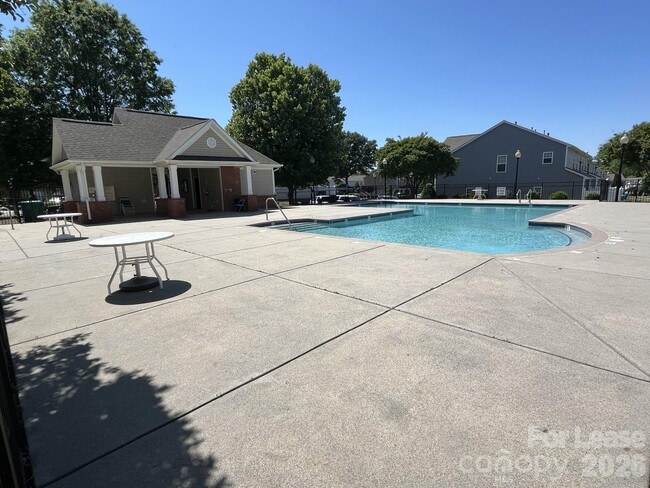 Building Photo - 12120 Stratfield Pl Cir