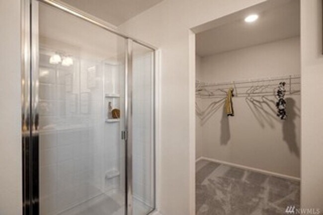 Building Photo - Gorgeous 4 Bed 3 Bath Home Built in 2019!