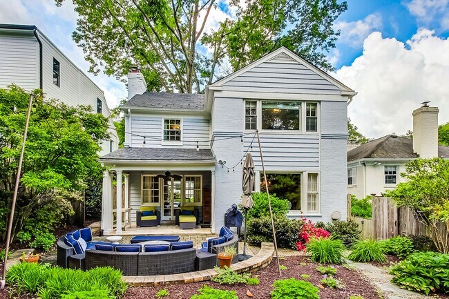 Building Photo - COMING SOON - Stunning 4 bed + 2 full & 2 1/2 bath Classic in NW DC