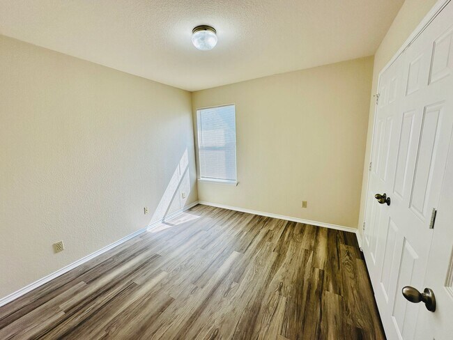 Building Photo - 8814 Schick Rd