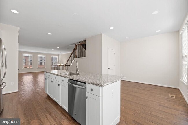 Building Photo - 42409 S Dogwood St