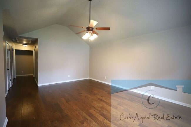 Building Photo - Beautiful 2 bedroom / 2 bath home with a fenced in yard!!