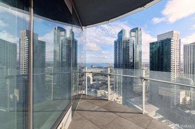 Building Photo - 201 Folsom St