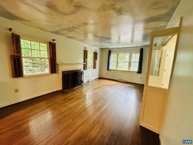 Building Photo - 1725 Yorktown Dr