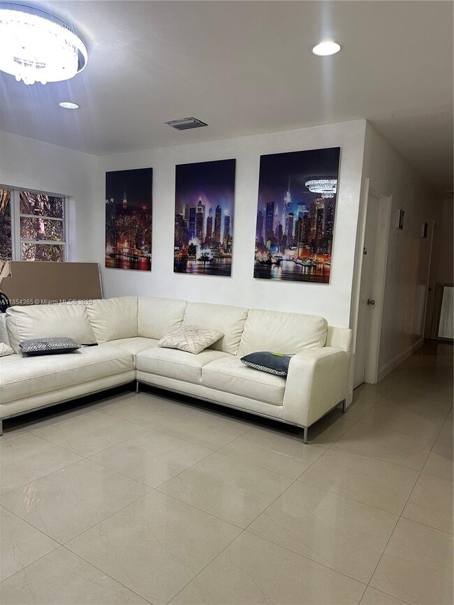 Building Photo - 16030 Miami Dr