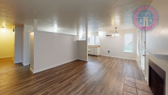 Building Photo - hol7107