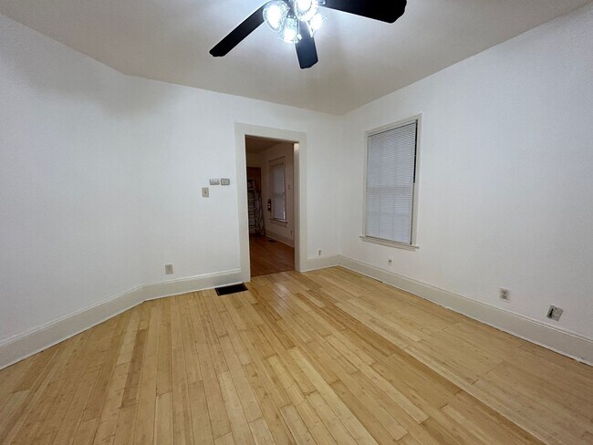 Building Photo - Highland Park II