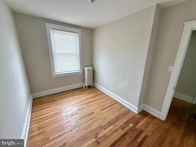 Building Photo - 3208 W Willard St