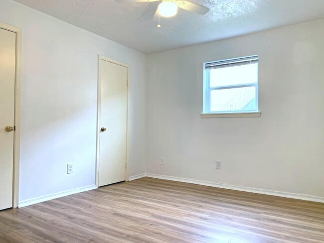 Building Photo - 1034 W. Village Court