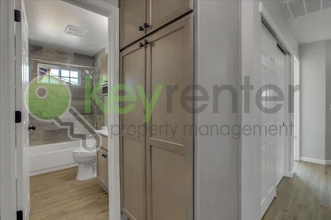 Building Photo - 8256 Manhart Dr