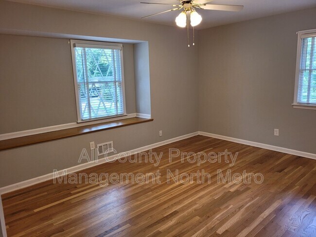 Building Photo - 777 Foxcroft Cir SE