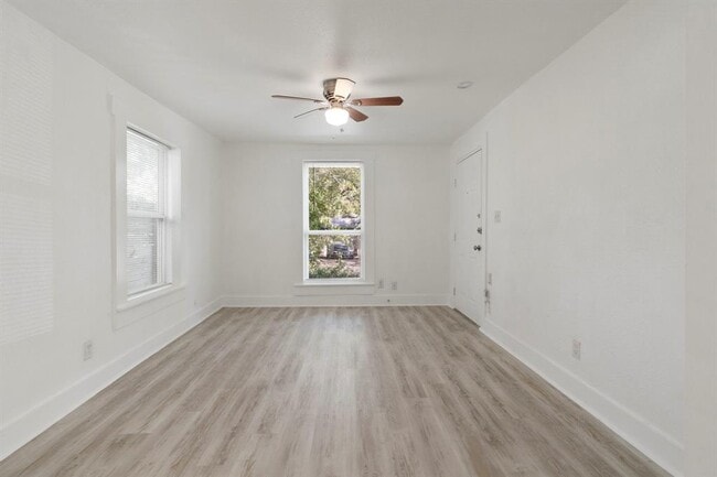 Building Photo - 1606 Maple Ave