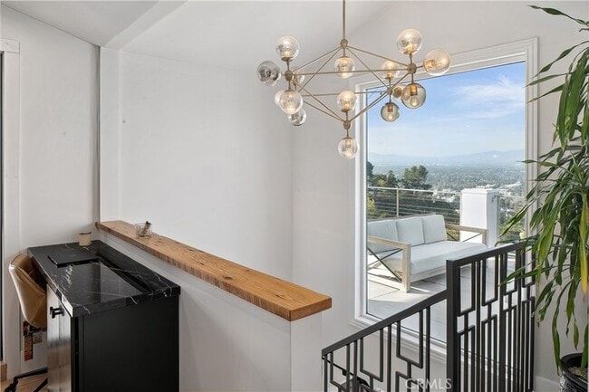 Building Photo - 3642 Alta Mesa Dr