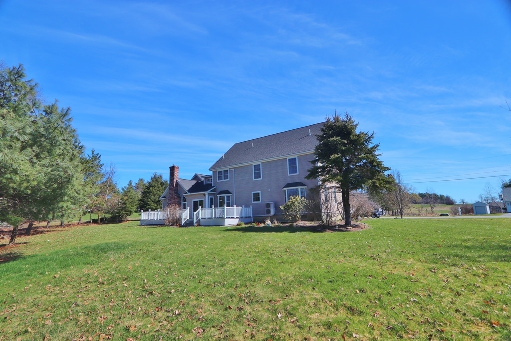 Building Photo - 21 Longmeadow Dr