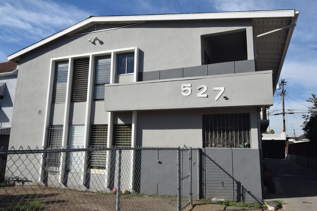 Building Photo - 527