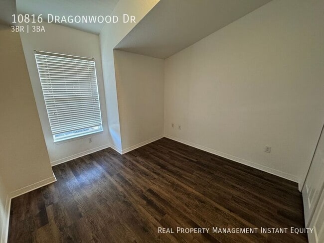 Building Photo - 10816 Dragonwood Dr