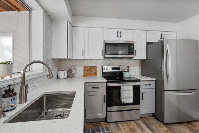 Building Photo - 4 Bedroom Home in SW Loveland