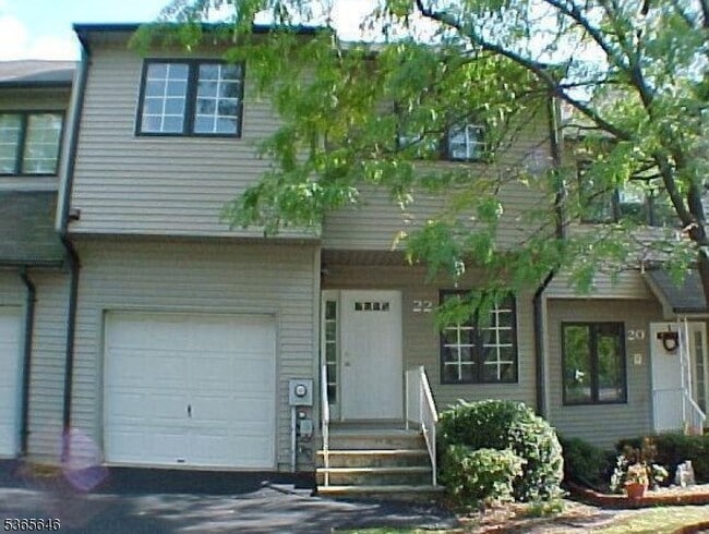 Primary Photo - 22 Deer Hill Ct