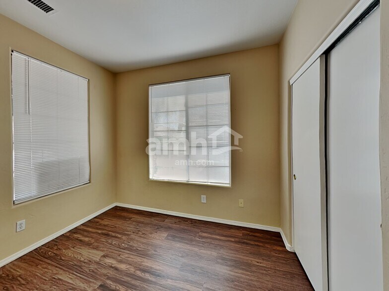 Building Photo - 8316 W Pima St