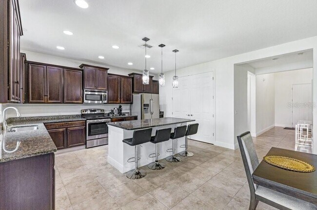 Building Photo - 3802 Carrick Bend Dr