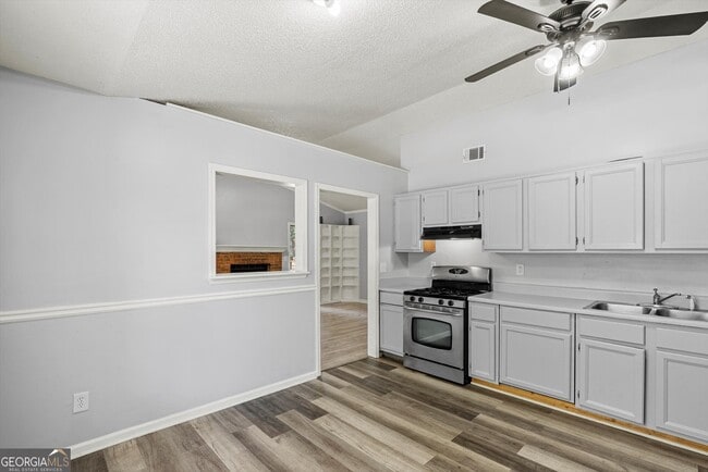Building Photo - 991 Brandon Hill Way