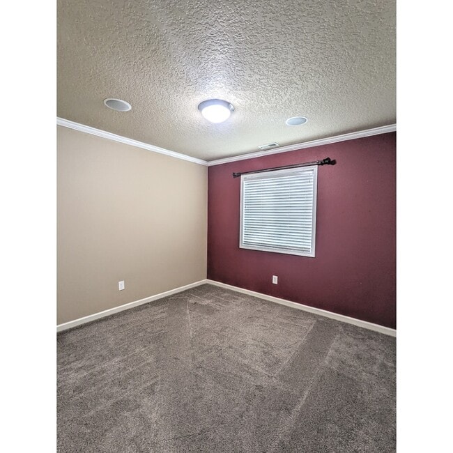 Building Photo - 730 SW 207th Pl