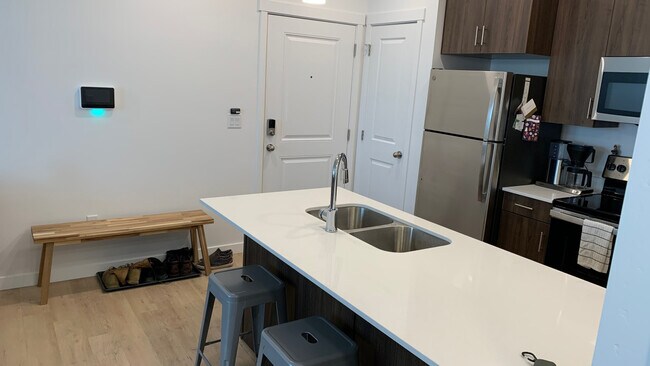 Building Photo - APT D307
