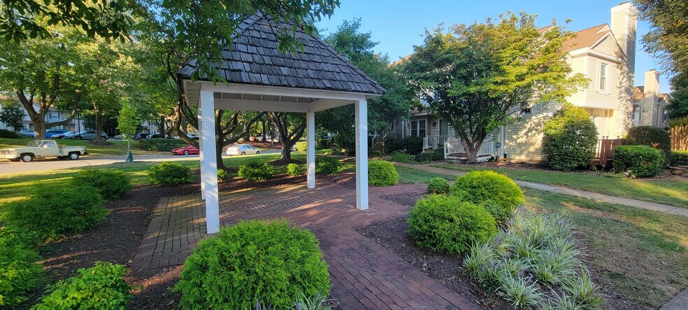 Building Photo - 6632 Medinah Ln