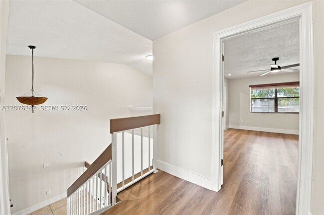 Building Photo - 6820 SW 128th Ct