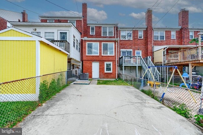 Building Photo - 163 Hampshire Rd