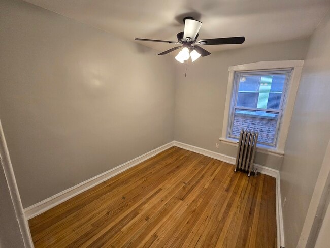 Building Photo - 4826 N Avers Ave