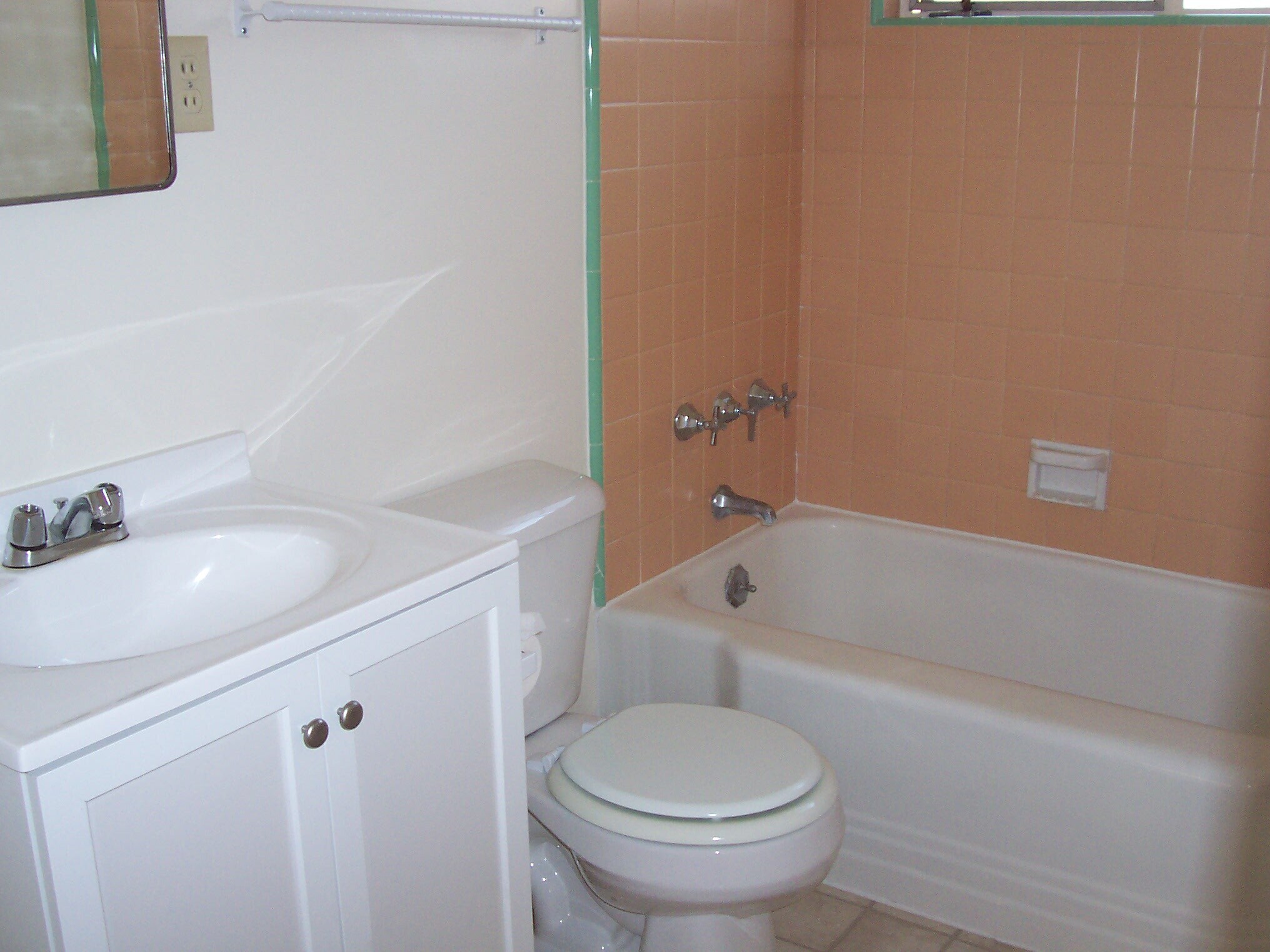 Bath room - 144 N Sierra Bonita Ave