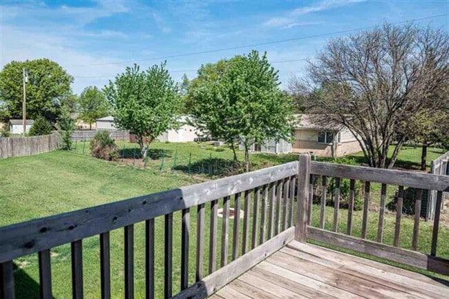 Building Photo - 11818 W Wilkinson Ct