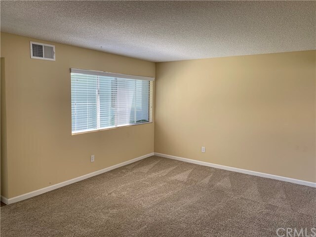 Building Photo - 17042 Pinehurst Ln