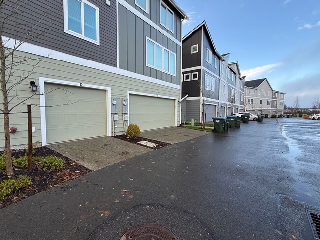 Building Photo - Nearly new 3 bed Townhome