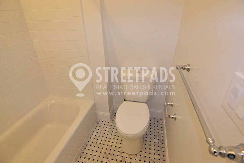 Building Photo - 15 Langdon St