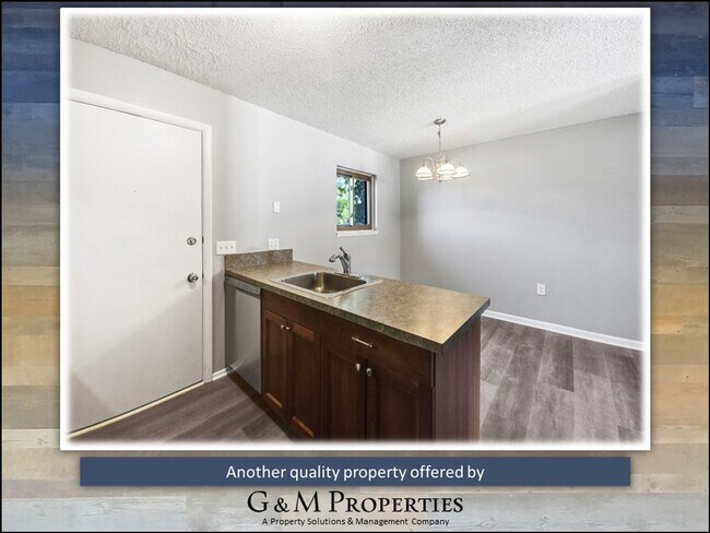 Building Photo - Rarely Available 1-Bedroom Townhouse in Henrietta: Updated & Amenity-Filled!