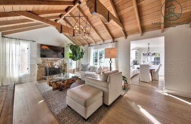 Building Photo - "Mi Casa by the Sea" Three Bedroom Unparalleled Golden Rectangle Rental Opportunity