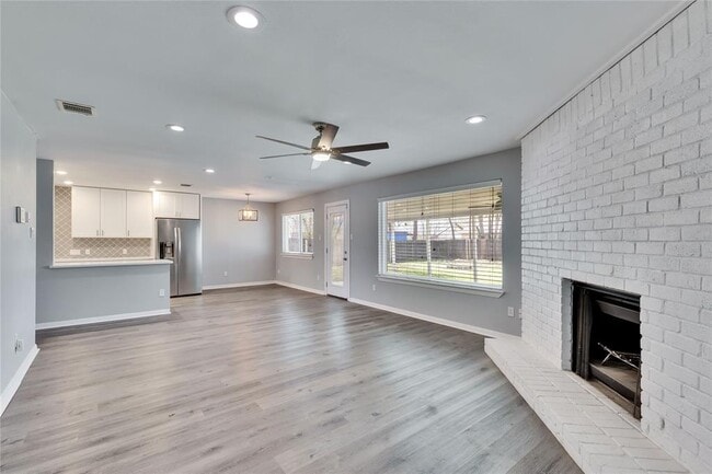 Building Photo - 1712 W Mesa Park Dr