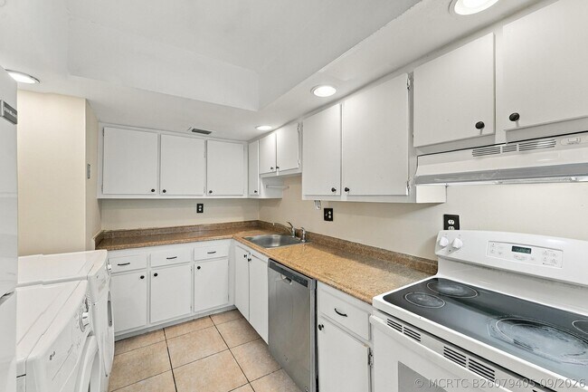 Building Photo - 5854 NW 21st St