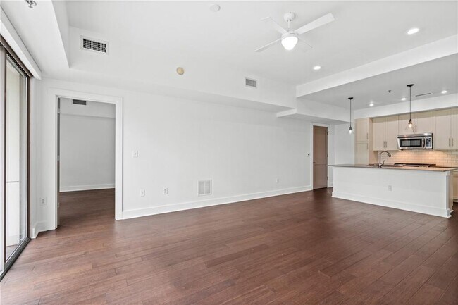 Building Photo - 1100 Howell Mill Rd NW