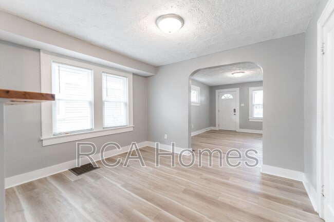 Building Photo - 1425 N Olney St