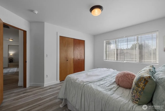 Building Photo - 4 Bed + Bonus Room, 2.5 Bath Home in Coyot...