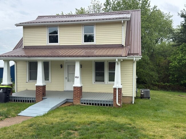 Building Photo - Pulaski, 4BR / 1.5 BA, available now