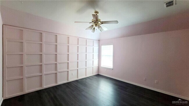 Building Photo - 25 El Jardin St