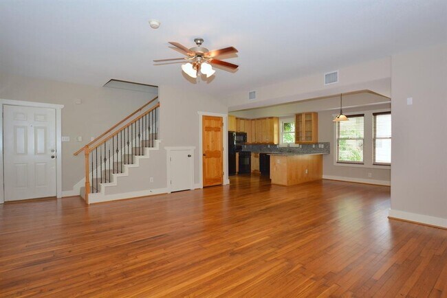 Building Photo - 3015 Chenevert St