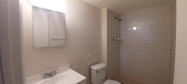 Building Photo - 488 NW 165th St